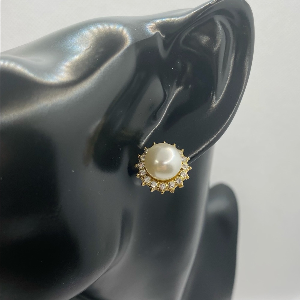 2 Pairs of high quality earrings
